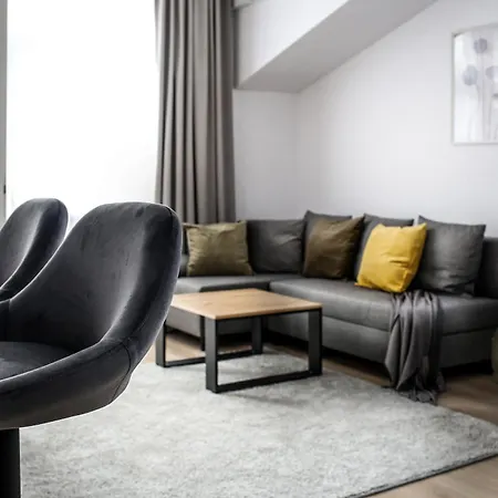 Fully-Furnished Apartment With Air Conditioning For Families, Cracow Old Town-3